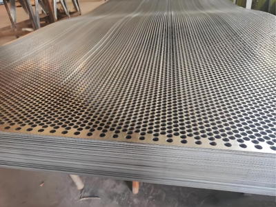 黔南布依族苗族自治州铝板冲孔网变黑的原因，怎么处理